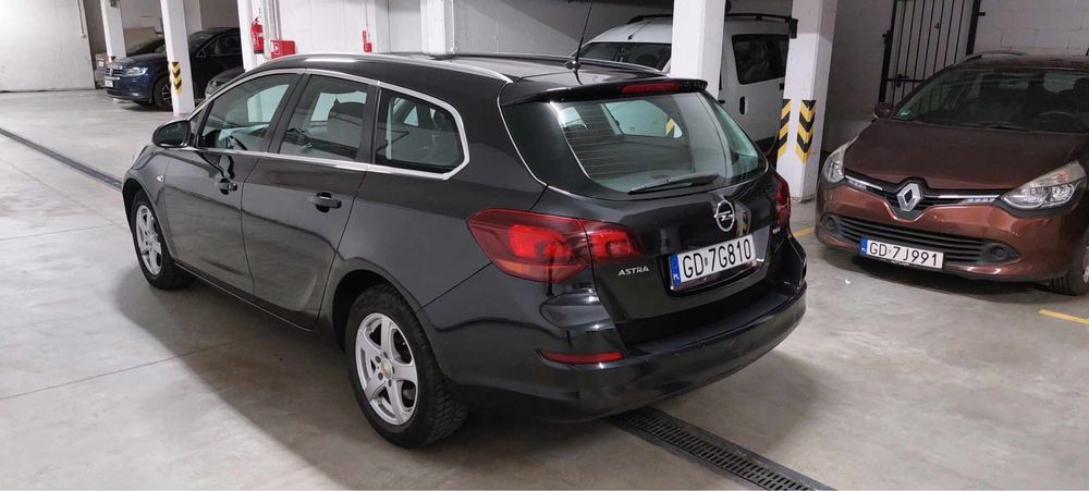 Opel Astra J 2011r