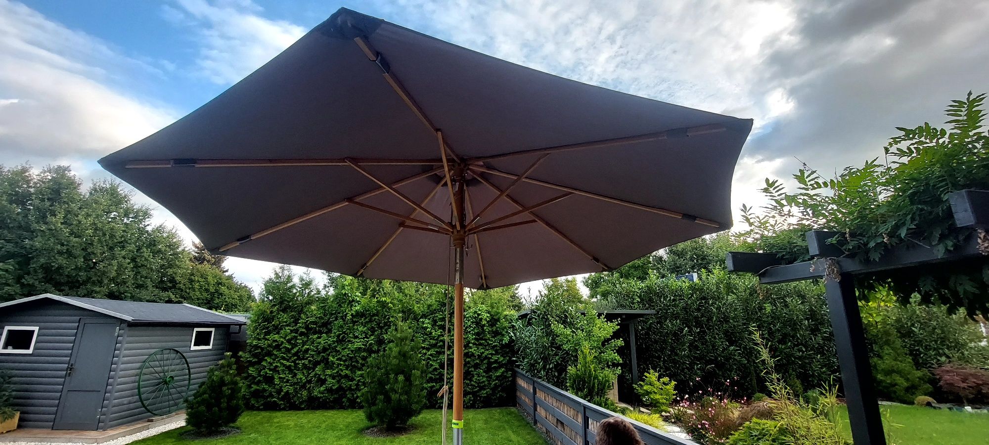 Parasol ogrodowy , piękny i nowy.
