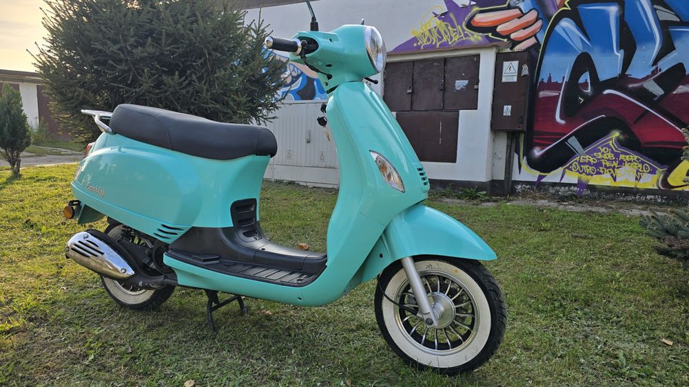 Vespa Luxxon 50 cm  z Niemiec zarejestrowany nowy Transport .