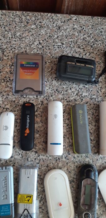Conjunto de Acessórios de Informática Diversos
Pens/Mp3/Outros

Veja t