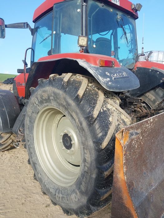 Case mx 135, 2 sztuki.