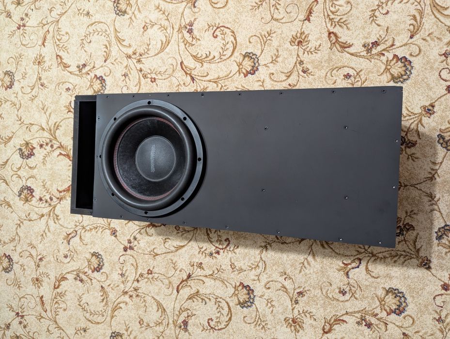 Продам сабвуфер DST PSW-31D2