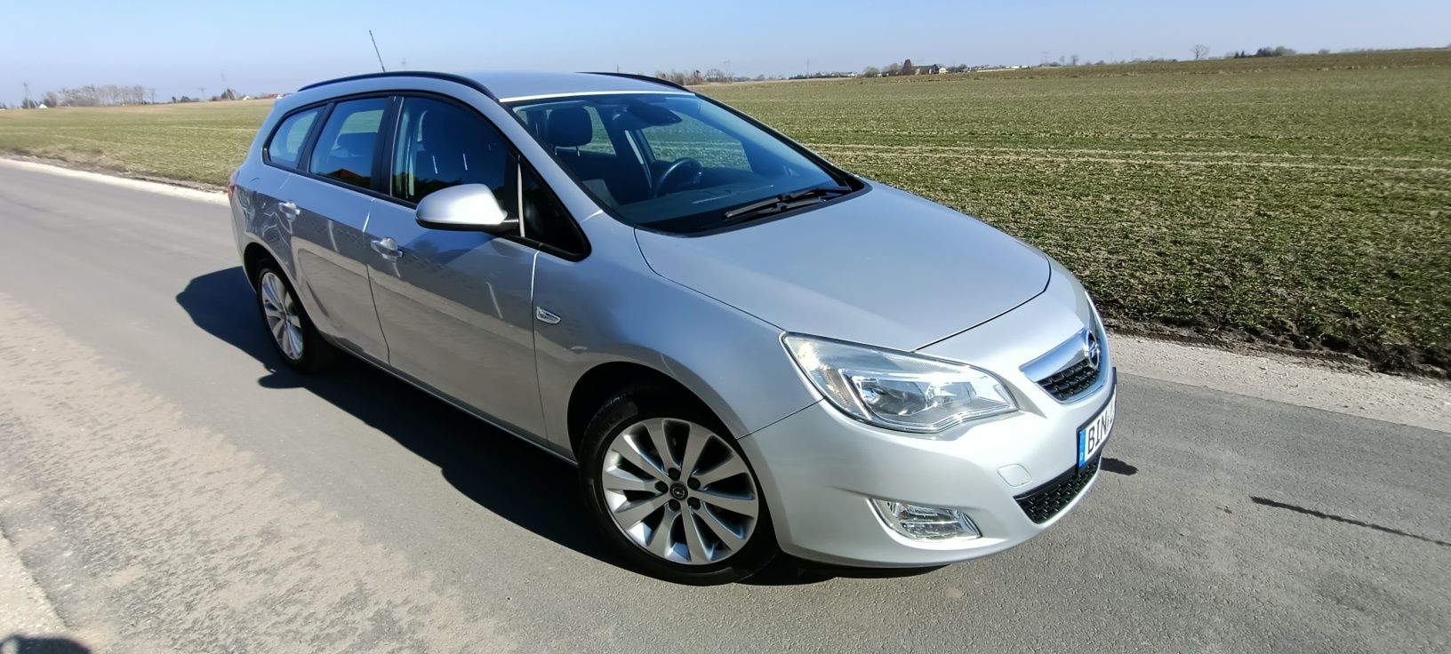Opel Astra J 1,6 benz. Z Niemiec, ładny stan.