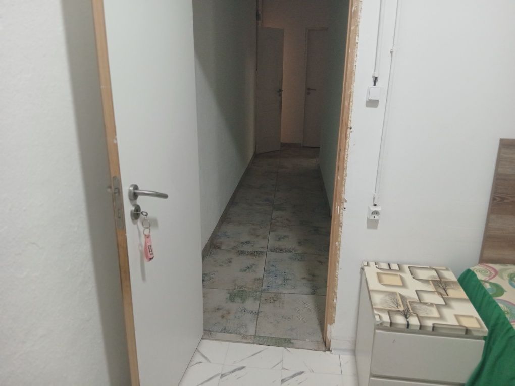 Quarto para casal  sem causao em santa iria de Azoia