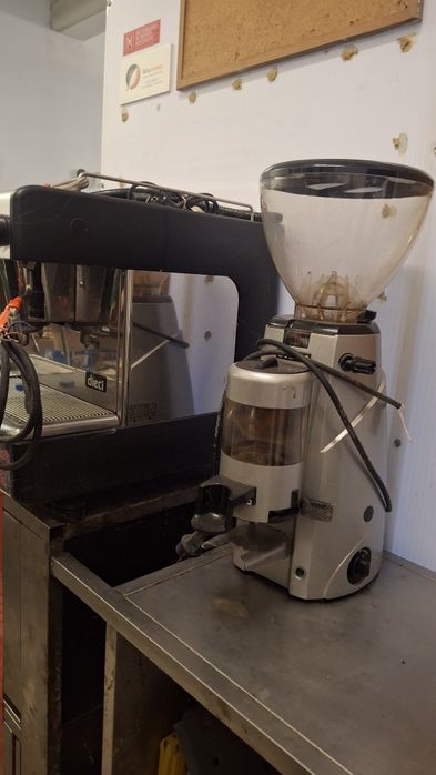Máquina de Café c/ Moinho (Casadio)