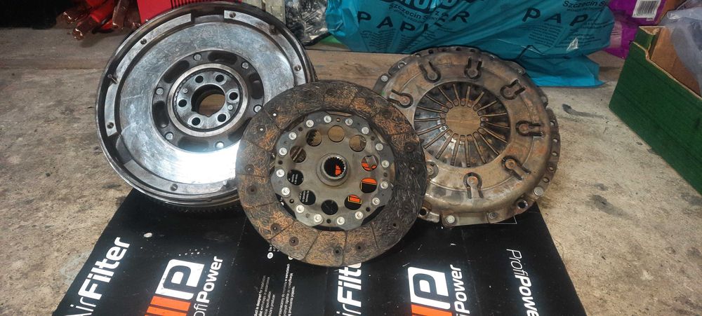 Kmpletne sprzęgło z dwumasą