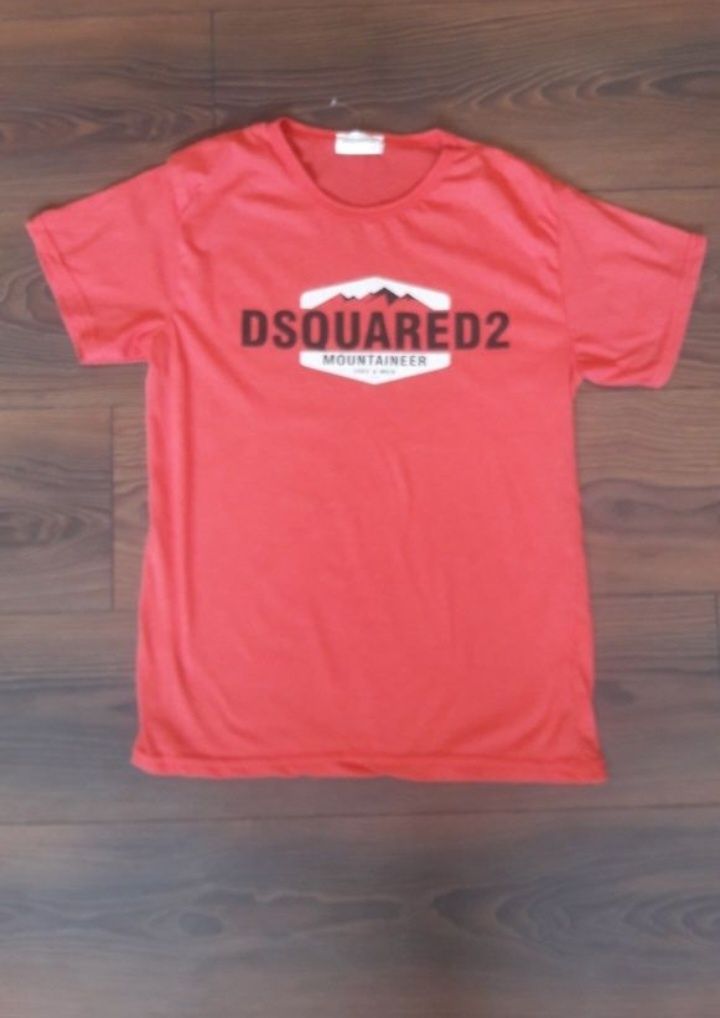 Яркая футболка Dsquared