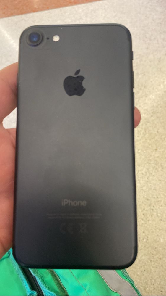 Iphone 7 preto sem muito detalhes