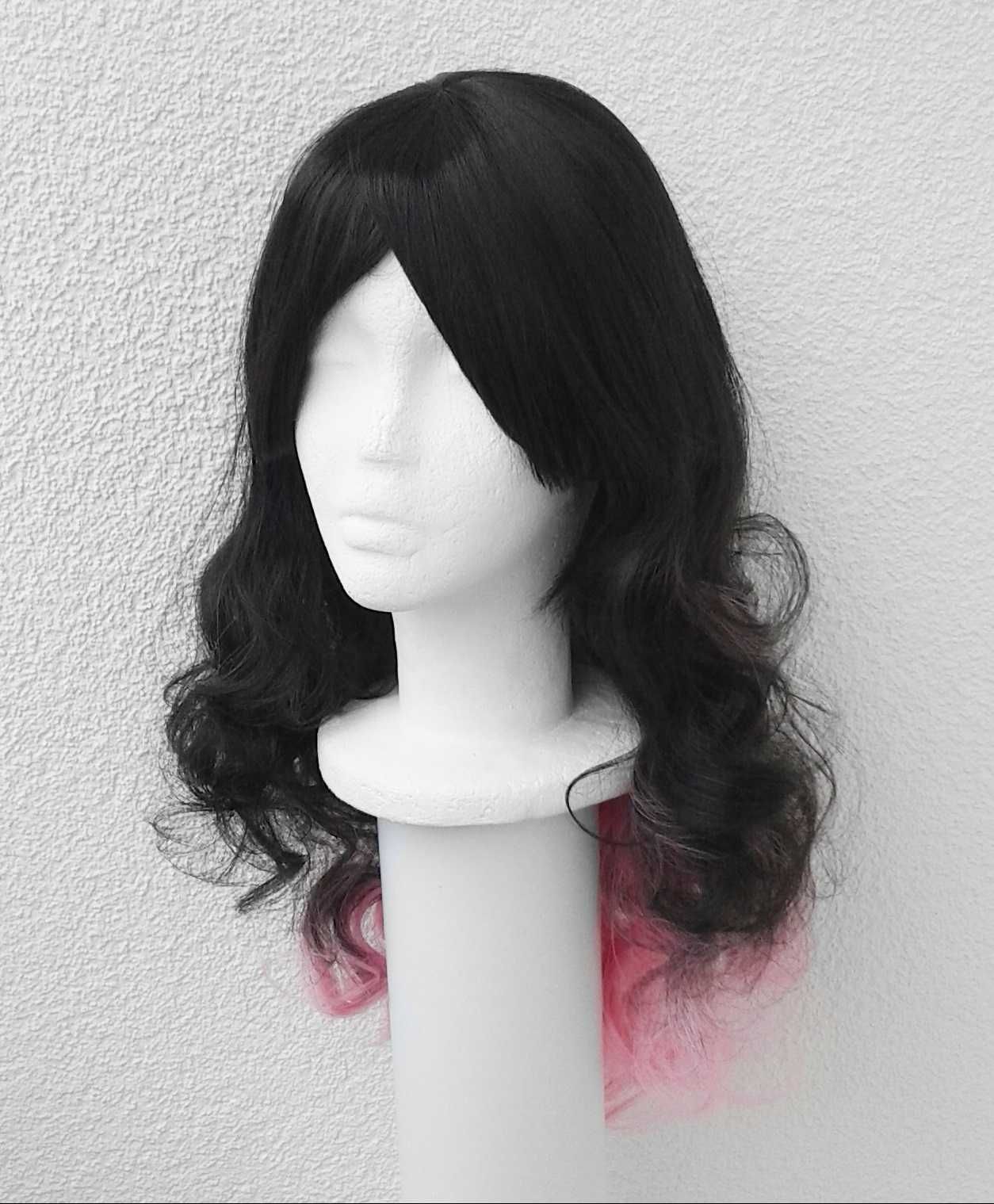 Czarna falowana peruka różowa pudrowa wig cosplay dwukolorowa kobieca