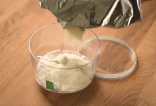 Maszyna ekspres do mleka modyfikowanego oraz na wode