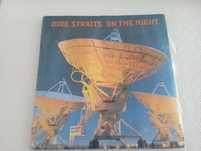 2 Disco da banda Dire Straits on the night.
