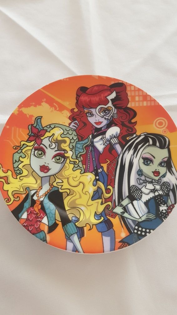 Набір посуди  "Monster High"