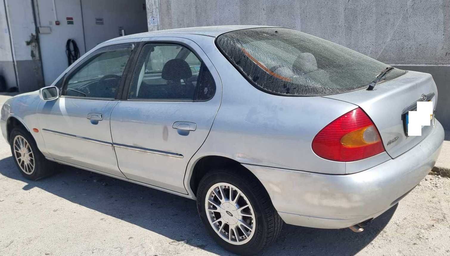 Para peças Ford Mondeo II 1.8 TD ano 2000