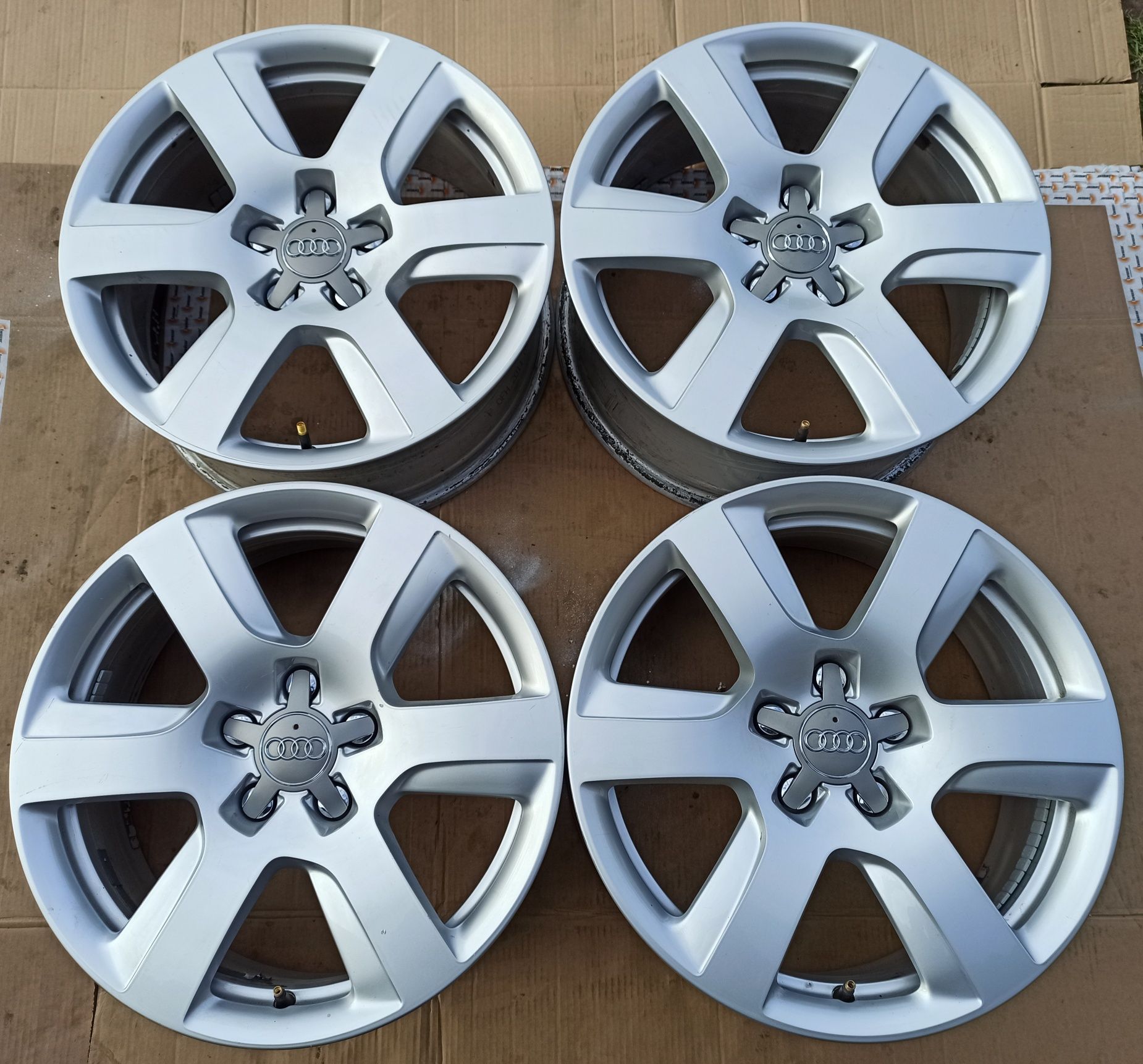 Alufelgi Oryginał Audi  A4 A5 A6 A7 Q7 7Jx17 ET25 5x112 4G8