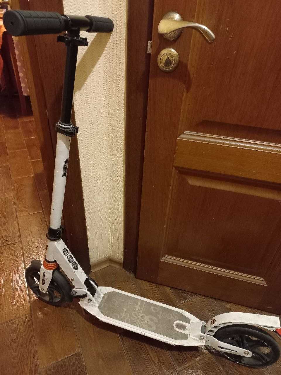 СамокатUrbat Scooter