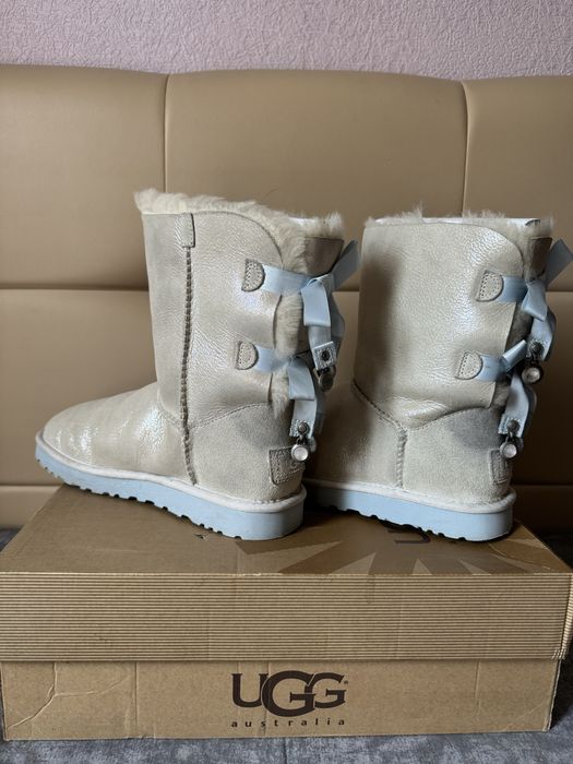 Ugg Bailey Bow I Do! 8US