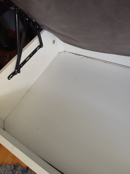 Cama de solteiro com arrumação (baú) 190X90