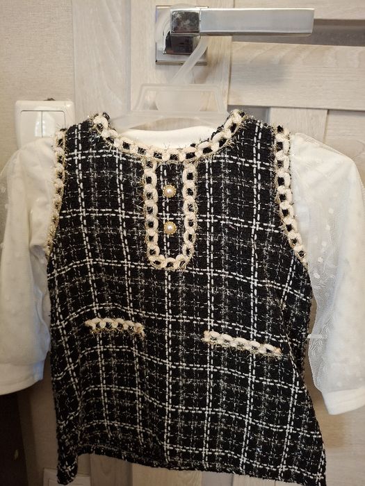 Красиві сукні в ідеальному стані