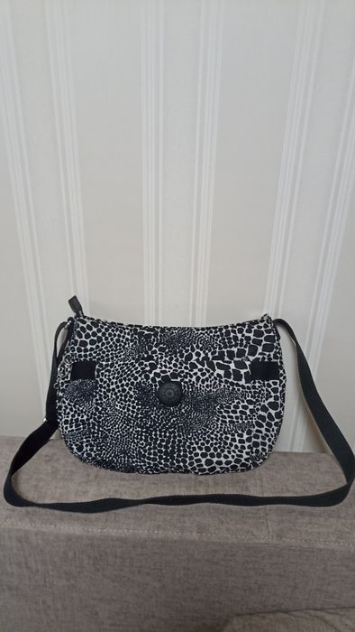 Сумка Kipling в відмінному стані.