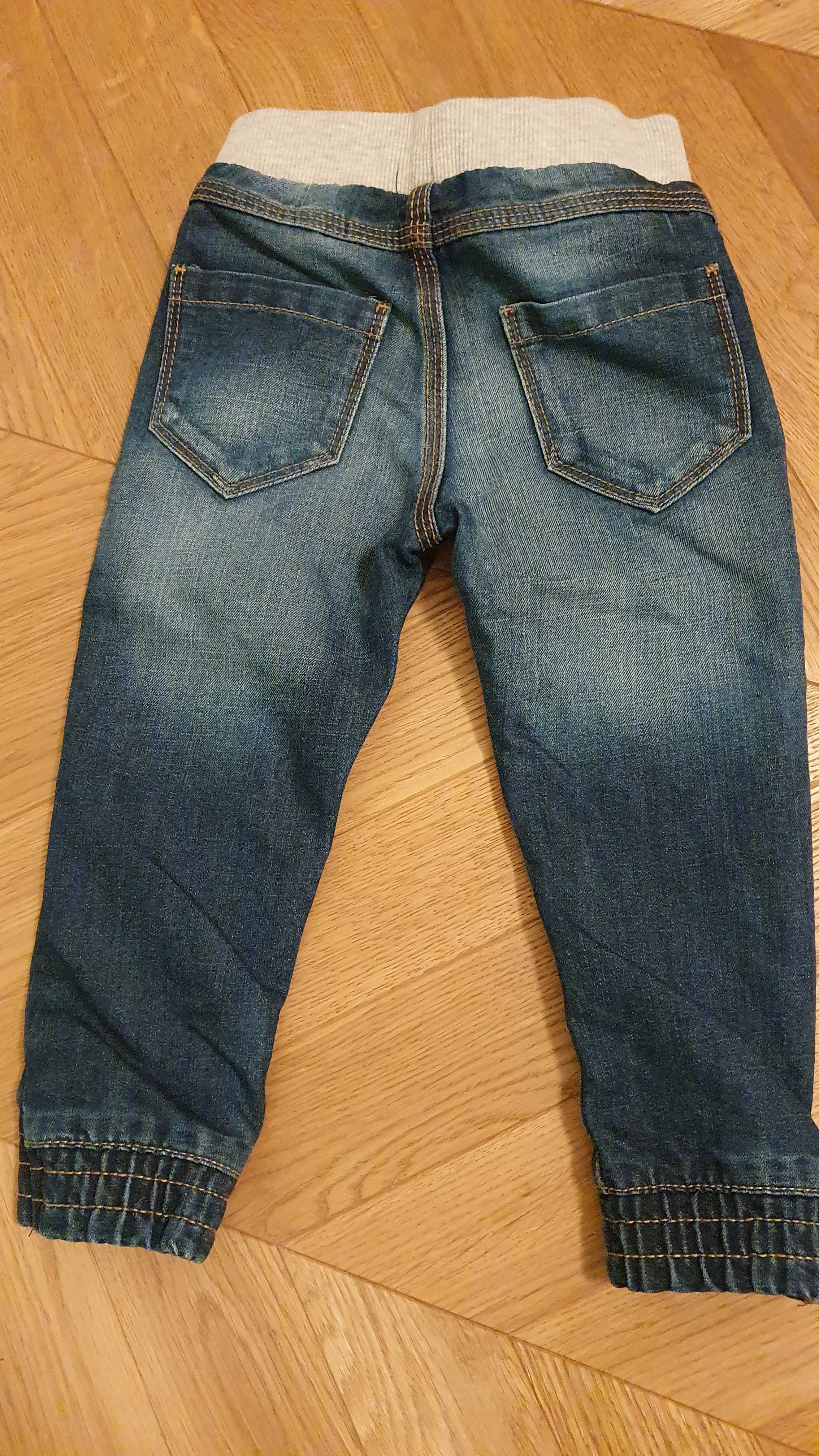 Spodnie chłopięce 92 F&F jeansy