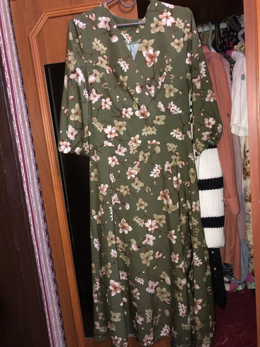 продам гарні нарядні платячка та спіднички