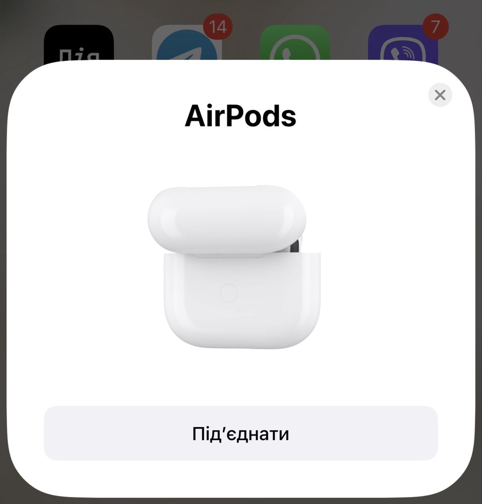 Кейс airpods 3 та лівий навушник вживані, працює