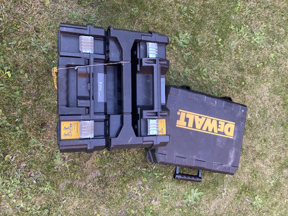 Ящик для инструмента Dewalt Tstak