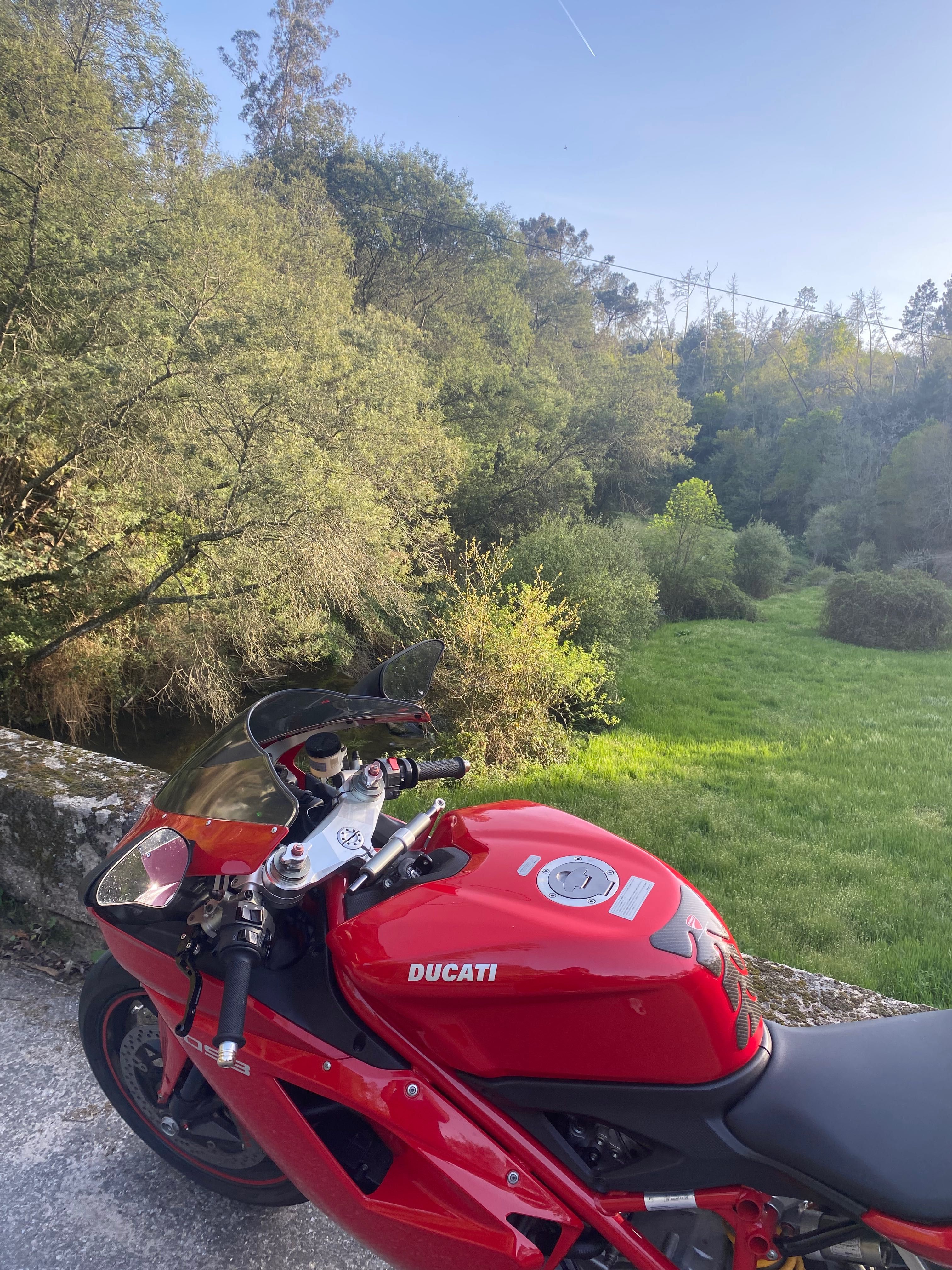 Ducati 1098 troco por veiculo