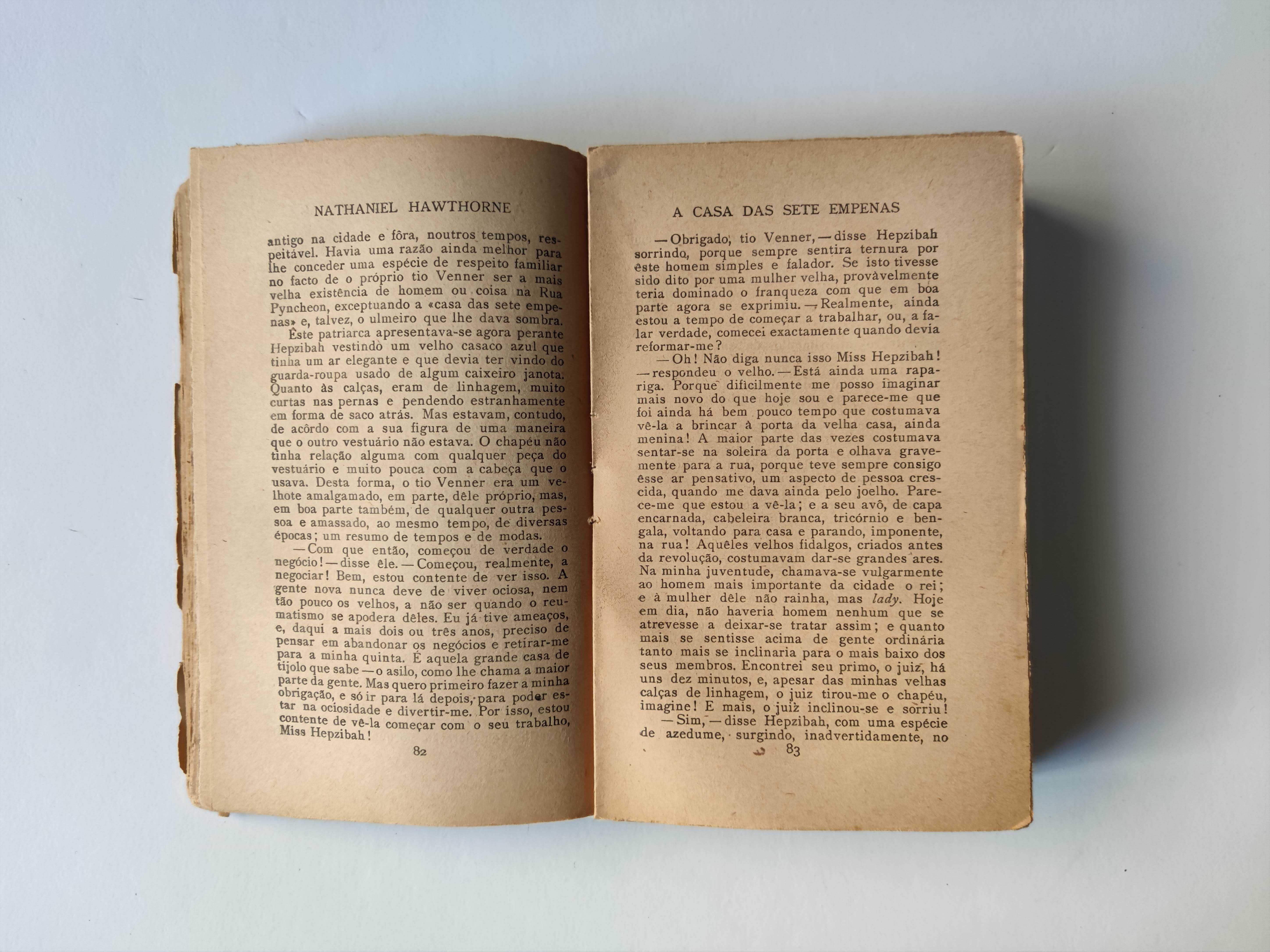 A Casa das Sete Empenas, Nathaniel Hawthorne. Portugália Editora 1948?
