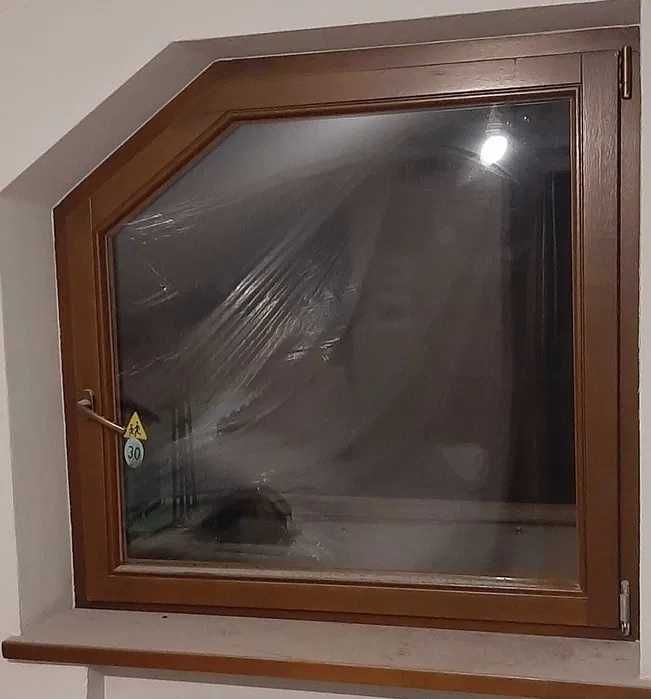 OKNO ze skosem 112x120 cm szyba zespolona