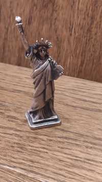 Невелика статуетка
Статуя Свободи
