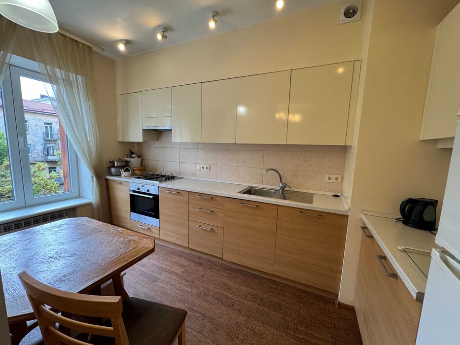 Сдам 3-х комн. квартиру в Центре пр.Яворницкого