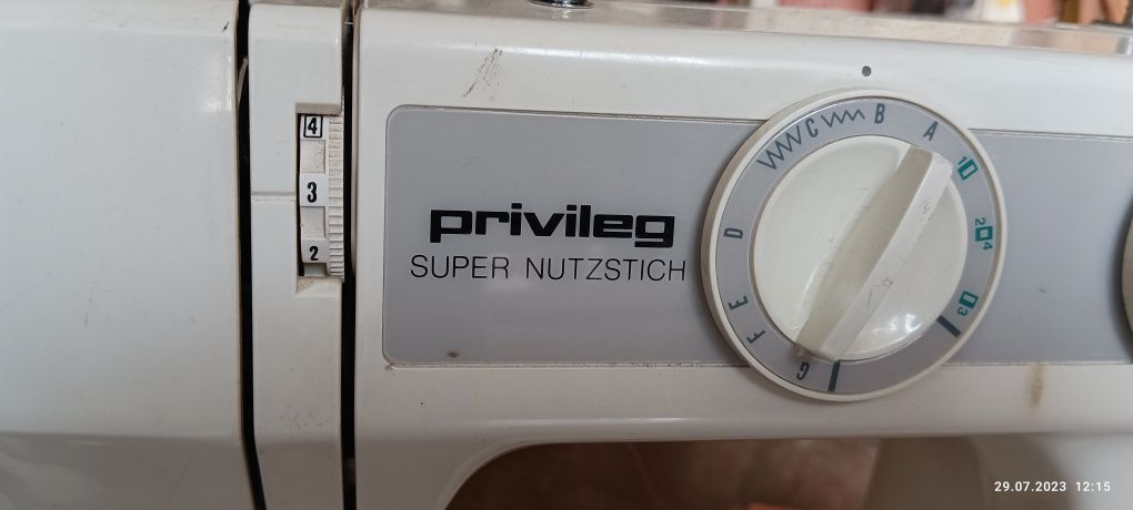 Швейна машинка PRIVILEG