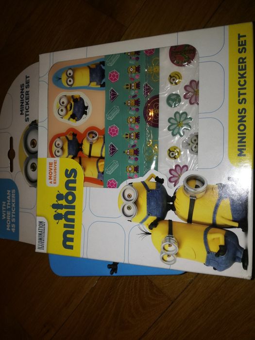 Zestaw walizka. Naklejki Minionki. Minions