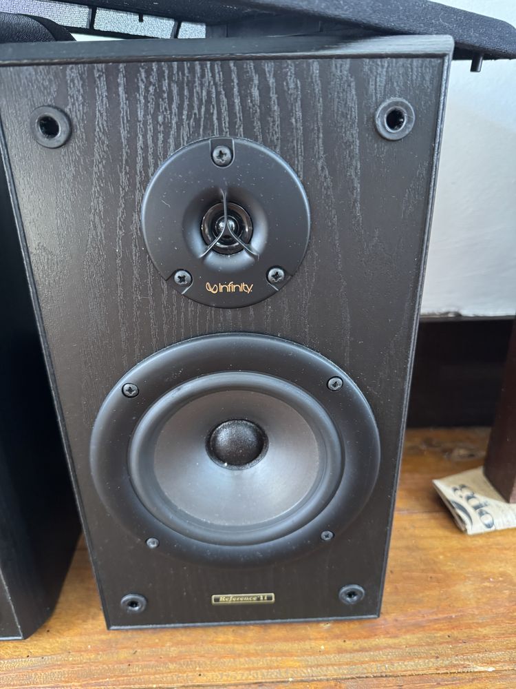 Colunas infinity em bom estado . Motivo de venda upgrade .