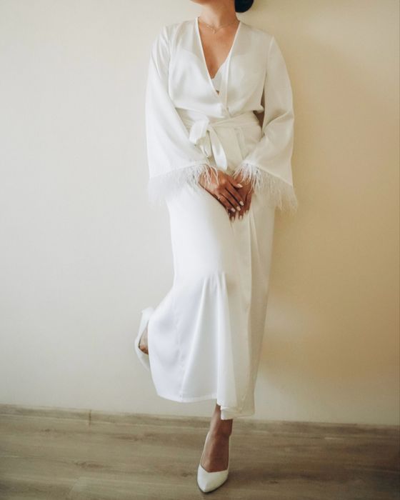 Елегантний халат з пір’ям