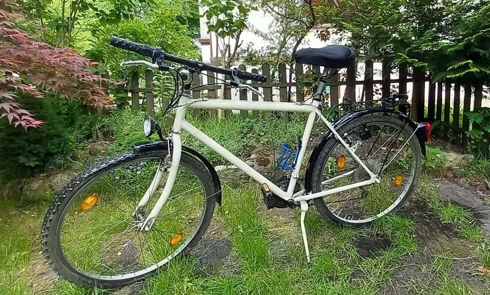 Rower miejski. Koła 25’. Przerzutki Shimano.