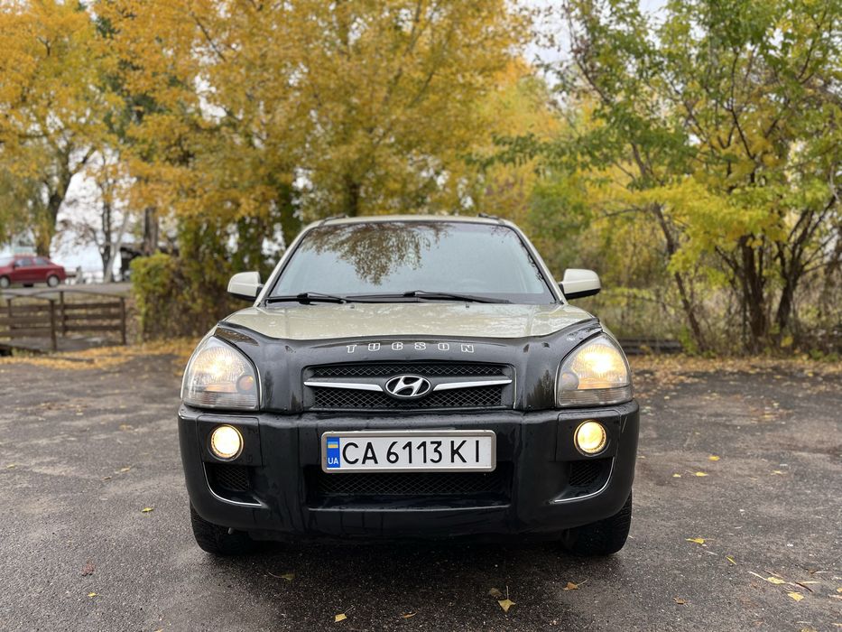Hundai tucson 2008 рік автомат повний привіт