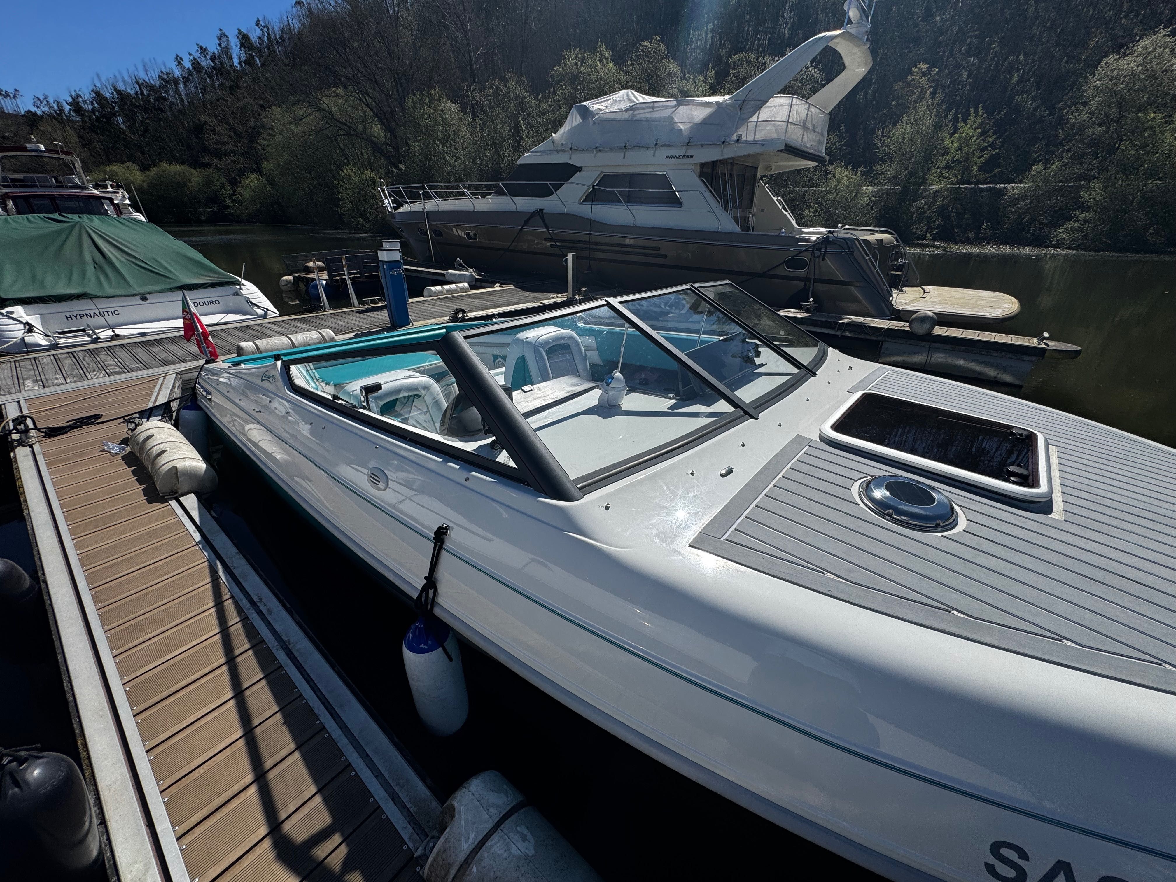 Barco Sunbird Corsair 218