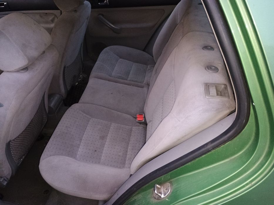 OC na rok VW Golf 4 1.6benz/Gaz 364t.km. Hak Klima