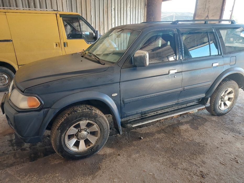 Міцубісі паджеро спорт 2008 рік , бензиновий