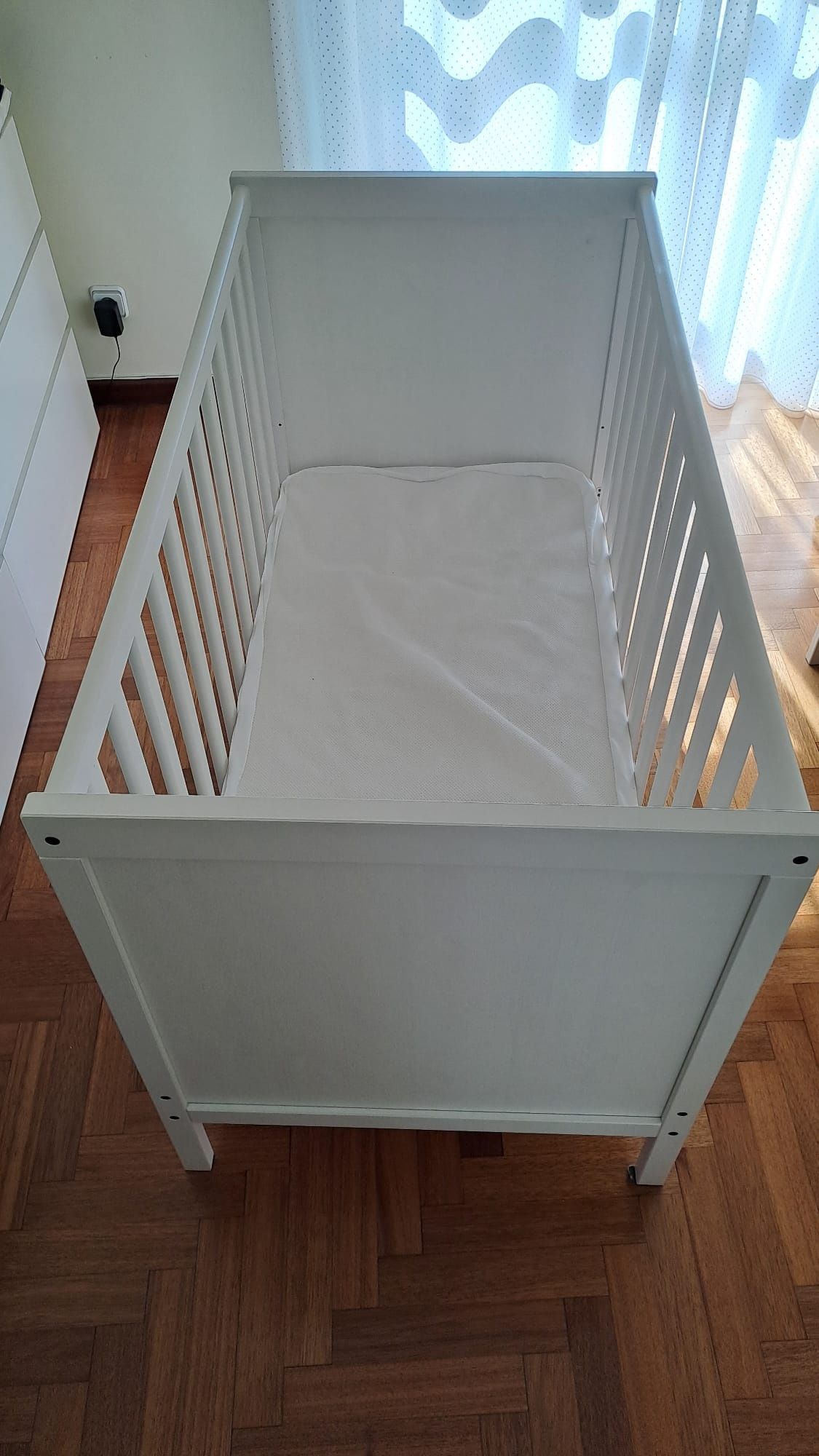 Cama de grades com colchão