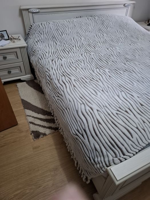 Двоспальне ліжко
