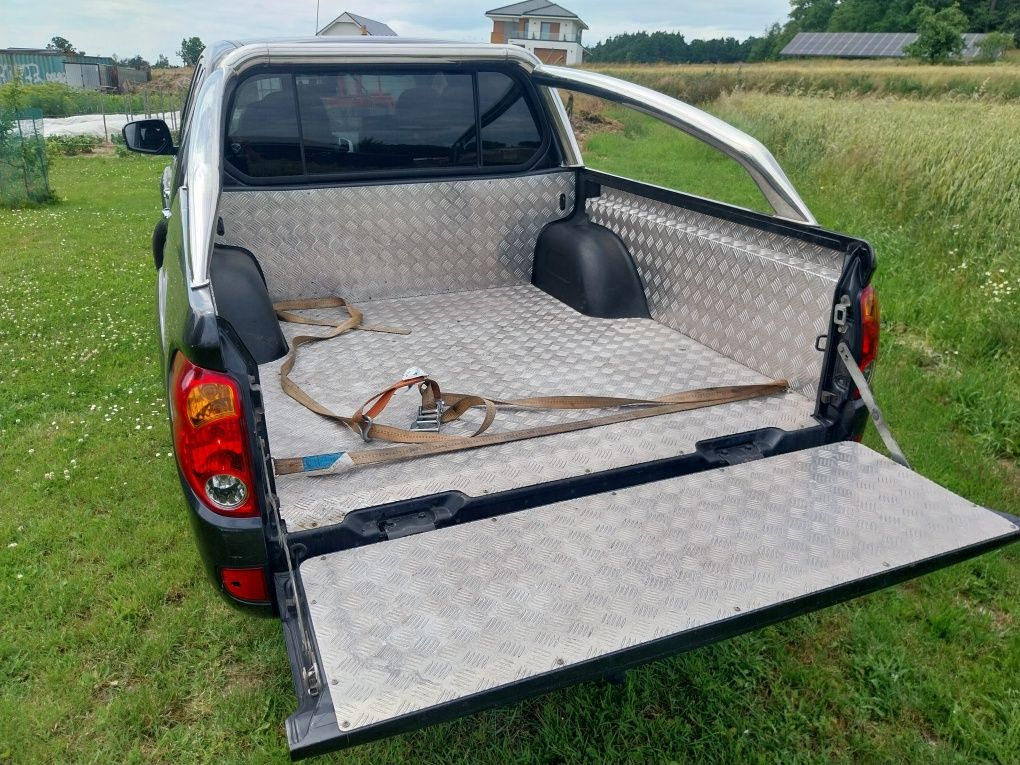 Mitsubishi l200 automat