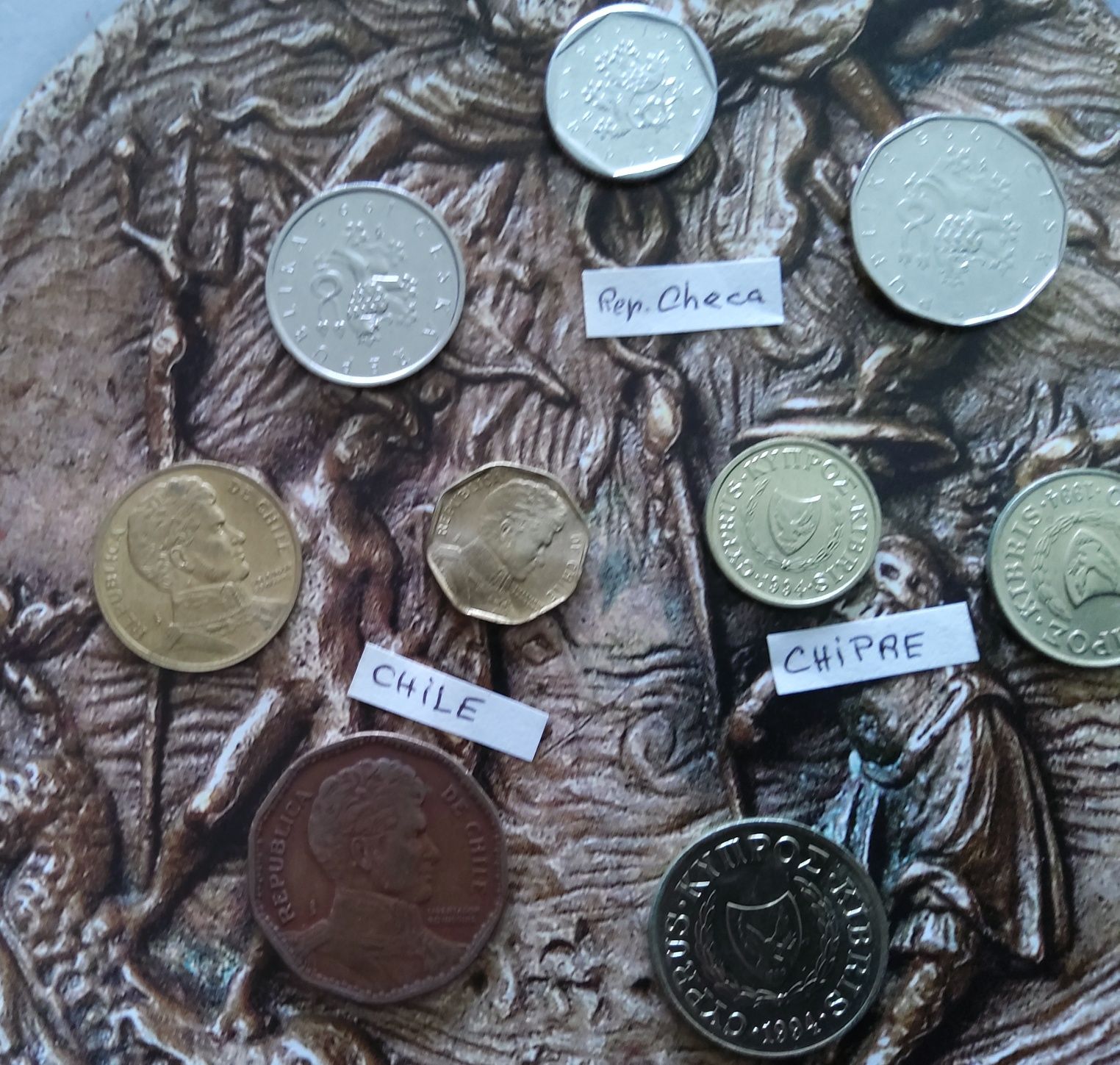 14524#Lote 9 moedas estrangeiras diferentes algumas unc
3 Chipre