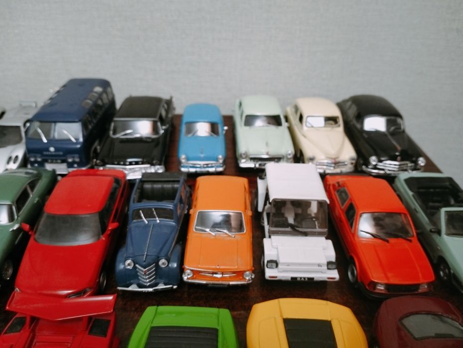 Моделі автівок в маштабі 1:43