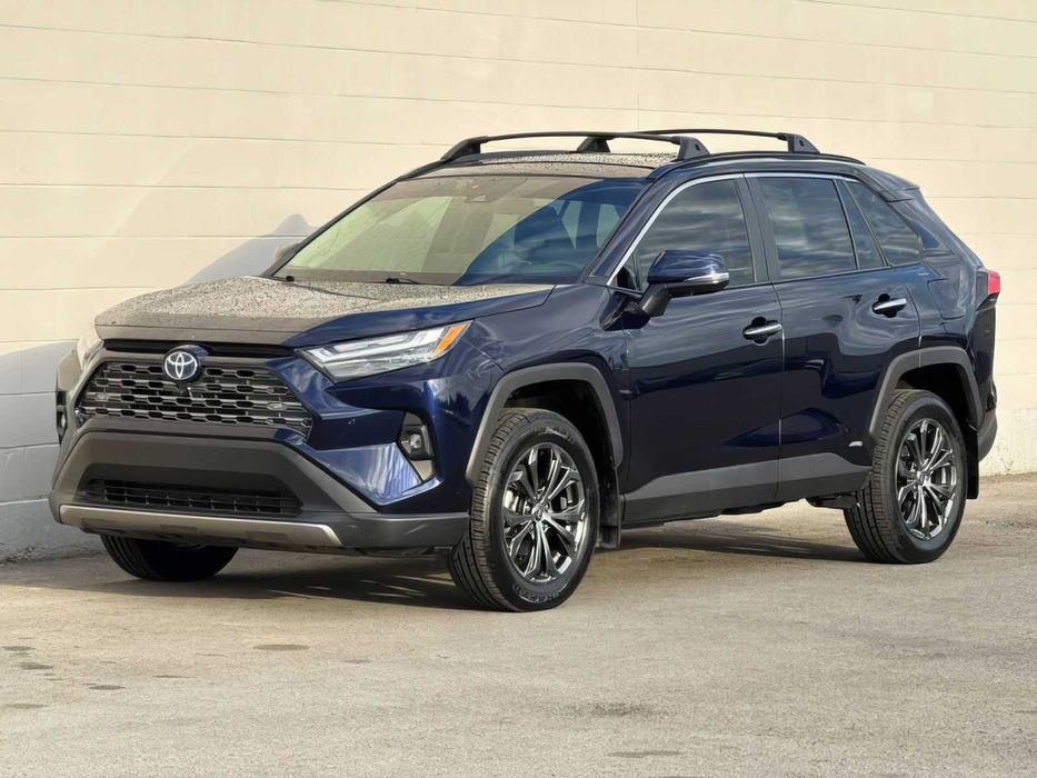 Toyota RAV4      2023