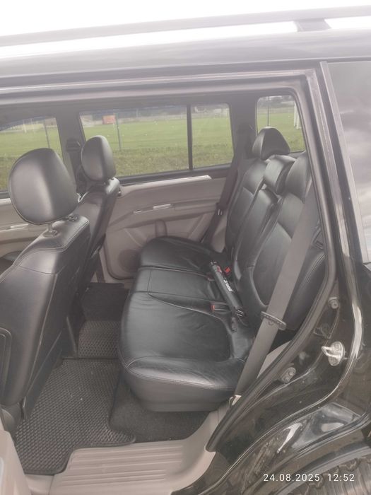 Mitsubishi pagero sport 2011