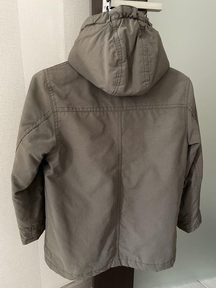 Демисезонна утеплена куртка на хлопчика 8 років, ріст 128 см