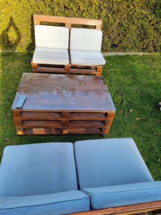 Meble z palet poduszki szklo